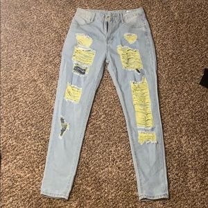 Jeans with yellow detail